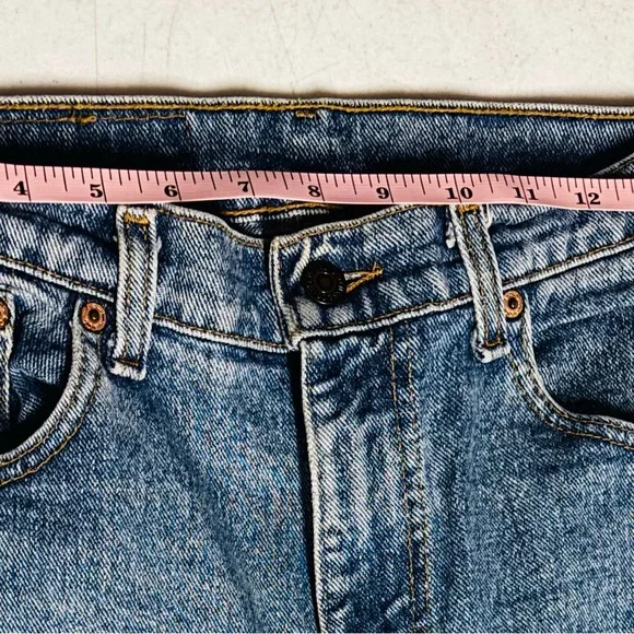 Vintage Levi’s 550 Jeans Men’s 33x30 Made‎ in USA Relaxed Fit Denim Hole Leg - Picture 6 of 8